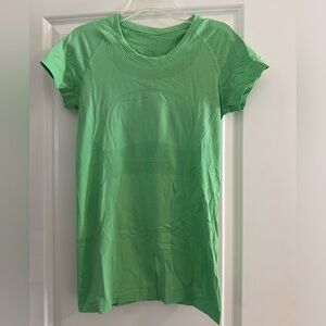Lululemon swiftly tech top size 6 green